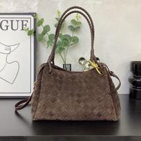 Užsienio suede pintas parašiutas pirmas sluoksnis matinis karvės oda drugelio sagties kibiro formos rankinė nešiojama per petį messenger tipo krepšys moterims 29*17*19cm gray