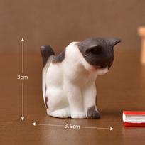12Pcs Cute Cat Miniature Cartoon Resin Ornament Micro Landscape Kawaii Doll House Accessories For Decoration Home Kids Gift 1PCS