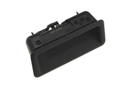 Bagažinės dangčio mygtukas BMW 5 E60/E61, 3 E90/E91/E92/E93, X5 E70, X6 E71/E72, X1 E84 2003- 51247118158