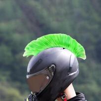 Žali pluoštiniai punk stiliaus šalmo peruko priedai