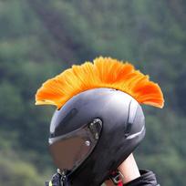 Perukas motociklo šalmui, oranžinis plaukų kuodas