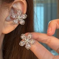 Flower Zircon Ear Cuff: Elegant, No-Piercing, Versatile Earrings for Women gray