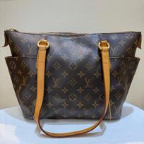 [Pre-Owned] Classic Monogram Canvas And Leather Trimmed Detail Tote Shoulder Bag - Good #1AVU0YL ONE SIZE gray