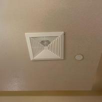 Tylus 600x600 lubinis ventiliatorius su 60x60 aliuminio spaustukais vonios vėdinimui Aluminum Clip Integrated Ceiling beige