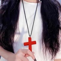 Cool Punk Gothic Wood Cross Pendant Necklace for Women Men Vintage Black White Hip Hop Y2k Necklace Party Jewelry Gift raudona