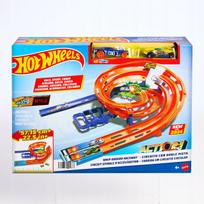 Hot Wheels HTK17 lenktynių trasos rinkinys su kilpa ir 2 automobiliais