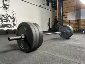 Bumper svarmenų ir štangos komplektas STRONGMAN Premium 120kg