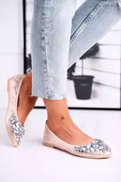 Balerinos su dekoratyviniais akmenukais Step in style