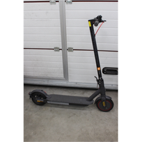 IŠPARDAVIMAS. Xiaomi Mi Electric Scooter Pro 2 (Black) | Xiaomi Mi Electric Scooter Pro 2 | 600 W | 25 km/h | 6 month(s) | Black | WITHOUT ORIGINAL PACKAGING, MISSING: ACCESSORIES AND SOME INNER PACKAGING | FBC4025GLSO