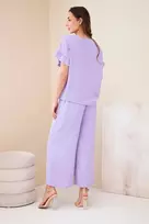 Moteriškas viskozės komplektas su marginta palaidine ir kelnėmis, šviesiai violetinis