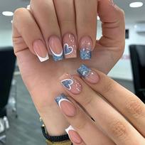 24Pcs blue heart glitter press-on nails, European and American trendy style. Removable with jelly glue and nail file included. CW102 brown