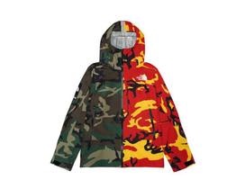 Aukščiausia The North Face Striukė su lipniais siūlėmis, kamufliažinė M black