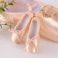 Girls Ballet Shoe Keychain Women Point Shoe Pedant Decoration For Dancer Ballerina Dance Bags Ballet Accessories Gifts Keyring one size beige