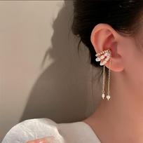 Elegent Pearl Magnet Ear Clip Cuff Earrings for Women Linked Metal Magnet Clip Earrings Without Piercing Gifts brown