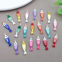 10vnt. 40x8mm nerūdijančio plieno emalio žuvies pakabukai Priedai papuošalų gamybai Karoliai Auskarai Apyrankės random color 02 gray