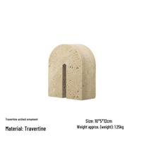 Modernus geltonas travertino arkos knygų atrama: Minimalistinė figūrėlė studijoms ar namų dekoravimui beige