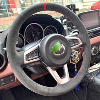 Individualizuota zomšos stiliaus automobilio vairo apdaila, skirta Mazda MX-5 2015-2022 MX5 ND, rankomis siūta juoda vairo apvyniojimo juosta black