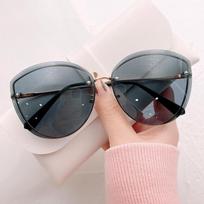 Fashion Cat Eyes Sunglasses Women Metal Female UV400 Vintage Ladies Stylish Design Oversized Square Sunglasses For Women