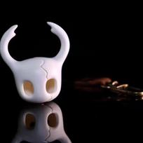 Hollow Knight Keychain - White Horned Head Skull Pendant for Game Fans - Cosplay Prop, Bag Charm, Car Key Ring white