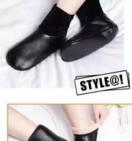 Anti-Slip Fleece-Lined High-Top Floor Socks for Adults - Warm, Thickened Indoor Carpet Socks for Men and Women Fits Size 36 to 42 black