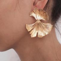 Fashion Geometric Gold Color Ginkgo Biloba Leaf Shape Drop Earring Creative Personality Simple Punk Woman Dangle Earring Jewelry beige