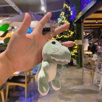 Pliušinės dinozaurų figūrėlės, krepšiai, pakabukai, poros lėlės, lėlių raktų pakabukai, animaciniai mokykliniai krepšiai, aksesuarai, automobilio raktų pakabukai