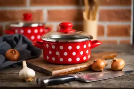 Emaliuotas puodas su dangteliu Žemas 16cm 1,5L I Metalac Dots On Raudona