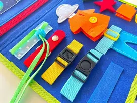 Pan i Pani Gadżet Montessori Sensory Manipulative Board Sulankstomas lagaminas mėlynas