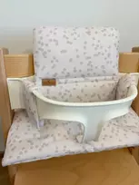 Vandeniui atsparios pagalvėlės Stokke Tripp Trapp 2in1 dėmės šviesiai smėlio spalvos