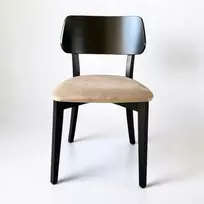 Juoda medinė valgomojo kėdė, apmušta retro palėpėje, patogios SPALVOS