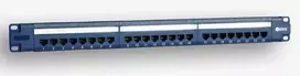EmiterNet 19 colių 1U 24 prievadų RJ45 UTP Cat.5e skydinė jungtis su kabelių tvarkymo lentyna, mėlyna (PoE suderinama)