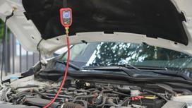 Belaidis slėgio matuoklis,  -1 iki 60 bar;  ±0,5 % FS; aukšto/žemo slėgio perjungimas ir LED indikatorius, Bluetooth, 8000 duomenų atmintis, UNI-T