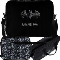 Plastikinis segtuvas „Kite Batman“, A4+, juodas, su dirželiu, 34×27×7 cm