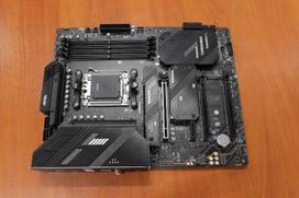 SALE OUT. | MSI MAG X670E TOMAHAWK WIFI | Processor family AMD | Processor socket AM5 | DDR5 | Number of SATA connectors 4 | USE