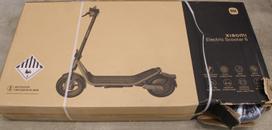 SALE OUT. Xiaomi Electric Scooter 6 GL | Xiaomi 24 month(s) | DAMAGED PACKAGING AND PAINT (FRONT - LEFT AND RIGHT SIDE)