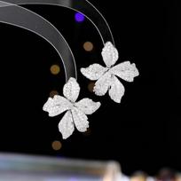 New Women's Design Lily Flower Leaf Earrings Light Luxury Fashion Jewelry Accessories Daily Accessories white