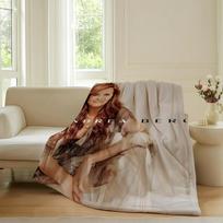 Vokiečių dainininkės Andrea Berg pledas sofai, biurui, lovai, kelionėms lėktuvu, miegui, skaitymui, poilsiui, stovyklavimui. Minkštas ir šiltas 75x100cm (30x40inch)