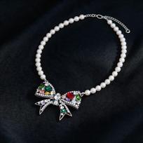 Vintage Pearl Bow Pendant Necklace - Retro, Exquisite, and Versatile Fashion Accessory.