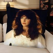 Singer Kate Bush Pillow Case Fashion Square Pillowcase Bedroom Sofa Room Ins Decoration Leisure 40cmx40cm brown
