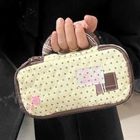 Korean Style Heart-shaped Hand Carry Pencil Case Ins Aesthetic Large Capacity Makeup Bag for Girls Kawaii Cartoon Stationery Bag brown
