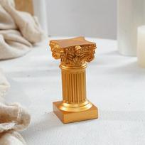 Romėnų stulpas, graikų kolona, ​​statula, pjedestalas, žvakidė, stovas, statulėlė, skulptūra viduje namuose Valgomojo sodo peizažas