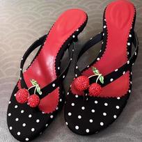 2026 Women's French Polka Dot Flip Flops: Non-Slip, Soft Sole, Cherry Thong Sandals 38 juoda