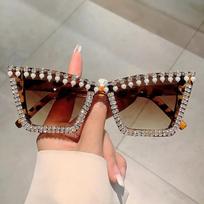 Brand Designer Luxury Diamond Pearl Cat Eye Sunglasses Women For Female Fashion Vintage Sun Glasses Punk Crystal Shades UV400 black