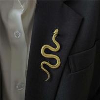Exaggerated Snake Shape Brooch for Women Men Fashion Punk Birthday Party Dress Decorations Brooch Pins Jewelry Accessories gray