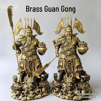 Brass Guan Yu Figurine: Nine Dragons, Treasure Holder, Standing with Sword, Ideal for Home or Business, Martial God of Wealth. Customizable beige