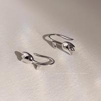 Sweet Tulip Women's Retro Flower Earrings: Elegant, Stylish Needle Hooks for a Modern Touch.