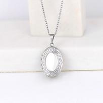 Oval Locket Necklace with Mirror Finish Stainless Steel, 49+5cm Chain, Geometric Pendant for Photos gray
