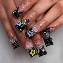 24 Pcs Y2K Duckbill Press On Nails 3D Metallic Heart Star Rhinestone Black French Tip False Nails
