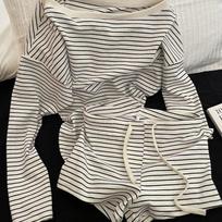 Korean Style Long-sleeved Pajamas with Black and White Stripes and Off-the-shoulder Shorts for Women Home Wear Set M