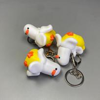 Duck Quacking Fidget Toy Quacking Duck Keychain Mini Quacking Duck Stress Reliever Plastic Frog Duck Keychain For Stress Relie gray